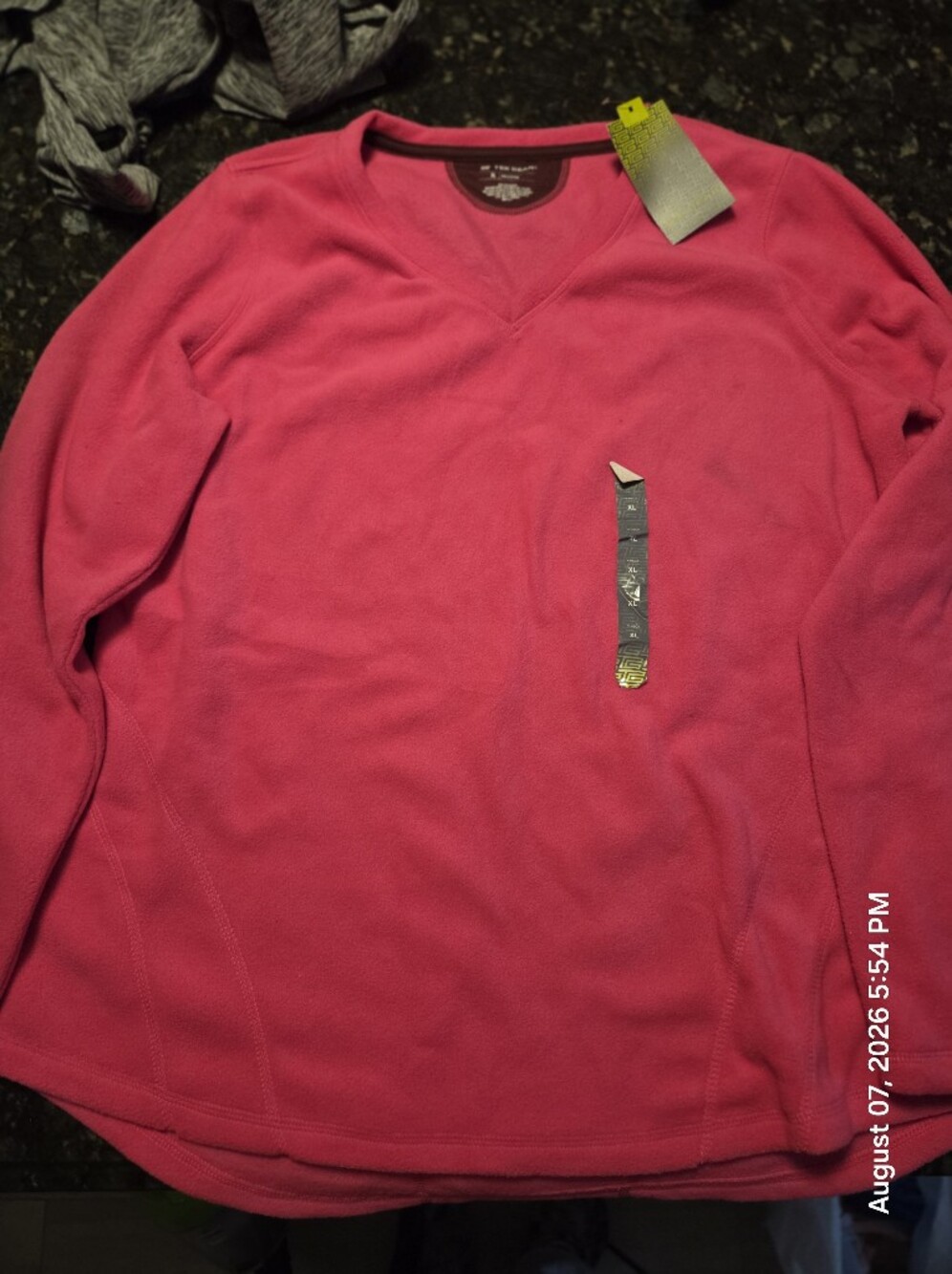 tek gear Men's Bright Fuchsia Crewneck Pullover